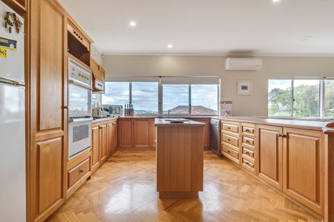 Serpentine Rose - Tourism Search 6