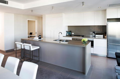 Claremont Quarter Luxury Apartment - Tourism Search 8