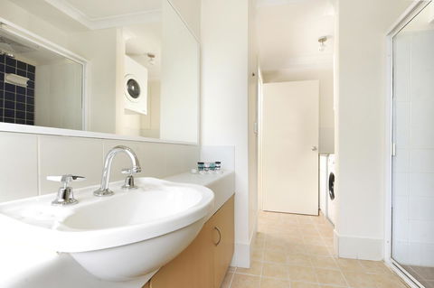 Lodestar Waterside Apartments - Tourism Search 34