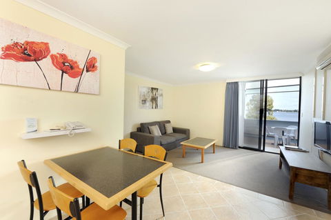 Lodestar Waterside Apartments - Tourism Search 21