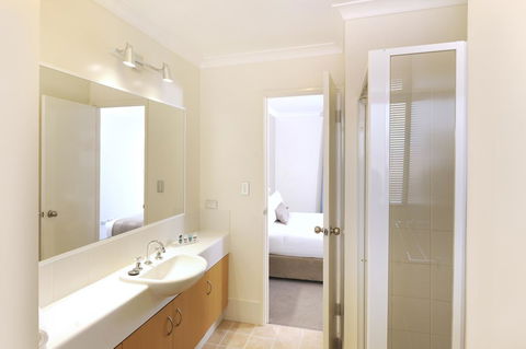 Lodestar Waterside Apartments - Tourism Search 10
