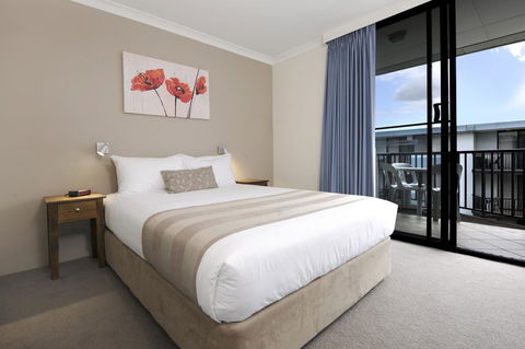 Lodestar Waterside Apartments - Tourism Search 6