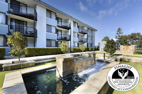 Lodestar Waterside Apartments - Tourism Search 0
