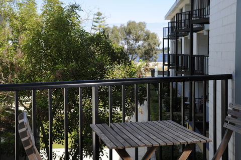 Lodestar Waterside Apartments - Tourism Search 42