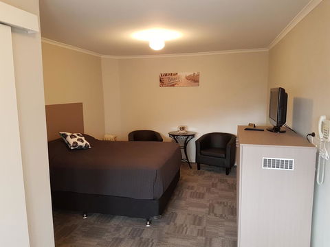 Mandurah Foreshore Motel - Tourism Search 8