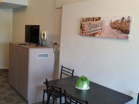 Mandurah Foreshore Motel - Tourism Search 10