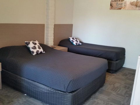 Mandurah Foreshore Motel - Tourism Search 7