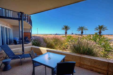 Mantarays Ningaloo Beach Resort - Tourism Search 12