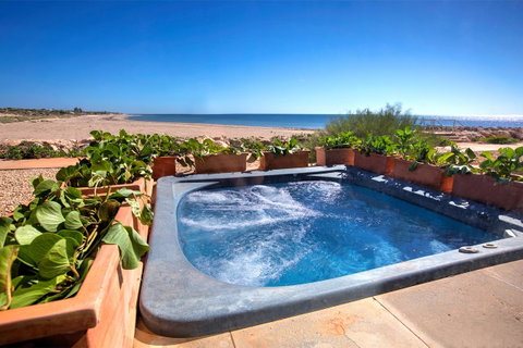 Mantarays Ningaloo Beach Resort - Tourism Search 7