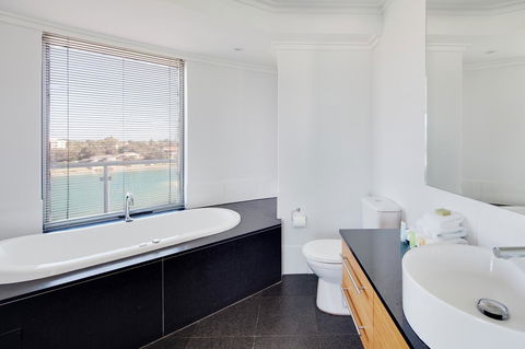 Seashells Mandurah - Tourism Search 20