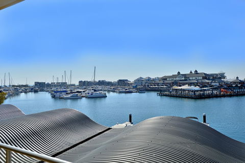 Dolphin Quay Apartments - Tourism Search 13