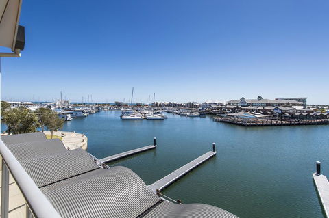 Dolphin Quay Apartments - Tourism Search 16