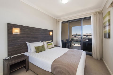 Dolphin Quay Apartments - Tourism Search 29