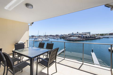 Dolphin Quay Apartments - Tourism Search 36