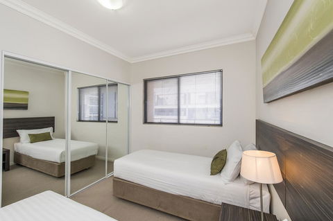 Dolphin Quay Apartments - Tourism Search 41