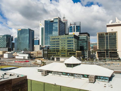 James On The Park - Executive Escapes - Tourism Search 18