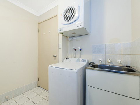 James On The Park - Executive Escapes - Tourism Search 14