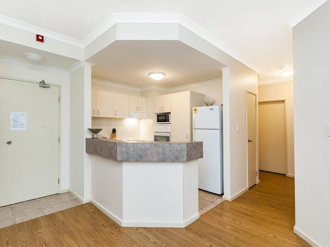 James On The Park - Executive Escapes - Tourism Search 22