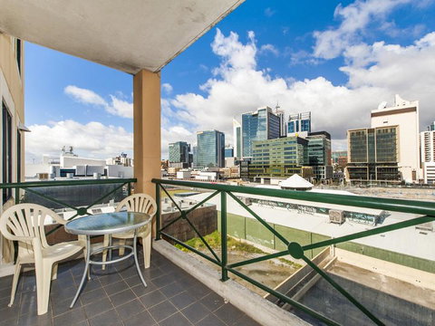 James On The Park - Executive Escapes - Tourism Search 0