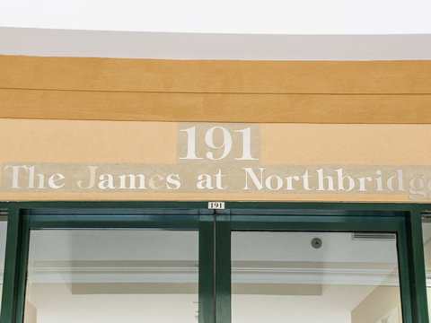 James On The Park - Executive Escapes - Tourism Search 11