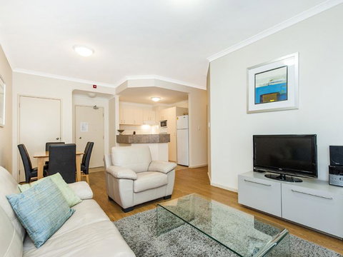 James On The Park - Executive Escapes - Tourism Search 10