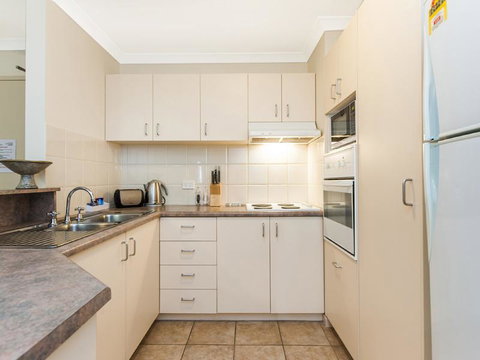 James On The Park - Executive Escapes - Tourism Search 17