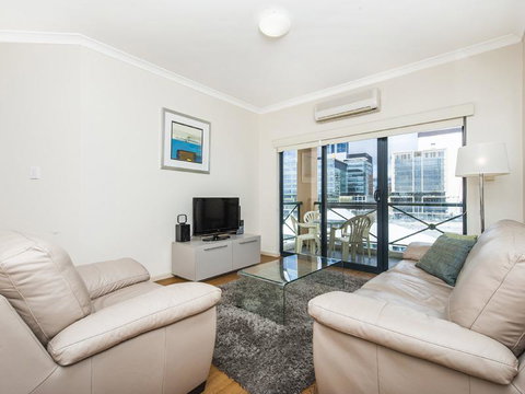 James On The Park - Executive Escapes - Tourism Search 15