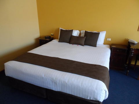 Clifton Motel & Grittleton Lodge - Tourism Search 23