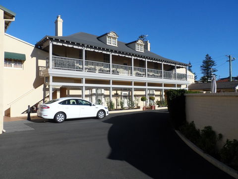 Clifton Motel & Grittleton Lodge - Tourism Search 9