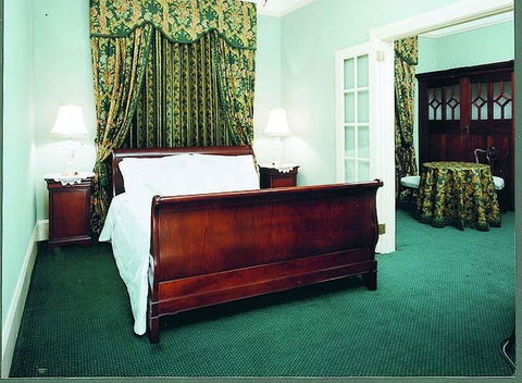 Clifton Motel & Grittleton Lodge - Tourism Search 2