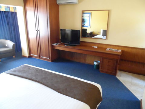 Clifton Motel & Grittleton Lodge - Tourism Search 22