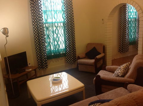 Clifton Motel & Grittleton Lodge - Tourism Search 36
