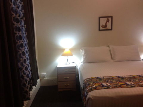 Clifton Motel & Grittleton Lodge - Tourism Search 37