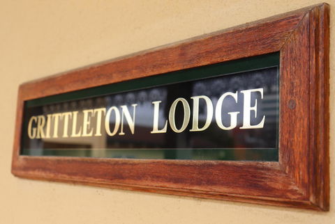 Clifton Motel & Grittleton Lodge - Tourism Search 3