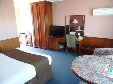 Clifton Motel & Grittleton Lodge - Tourism Search 21