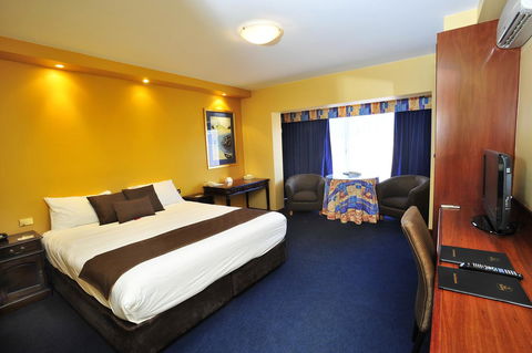 Clifton Motel & Grittleton Lodge - Tourism Search 11