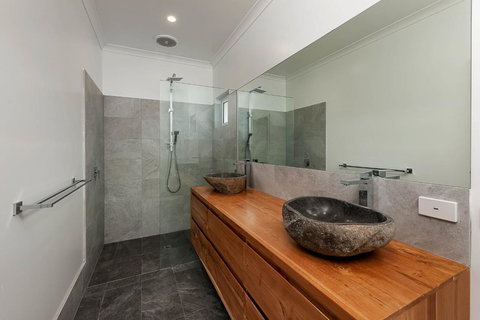 Blue Sky Escapes The Lookout Lancelin - Tourism Search 23