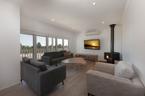 Blue Sky Escapes The Lookout Lancelin - Tourism Search 28