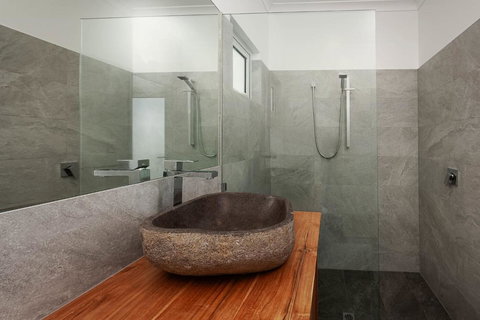 Blue Sky Escapes The Lookout Lancelin - Tourism Search 32