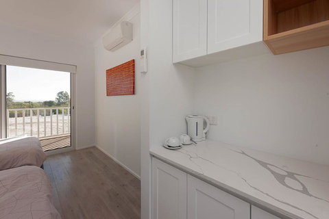 Blue Sky Escapes The Lookout Lancelin - Tourism Search 35