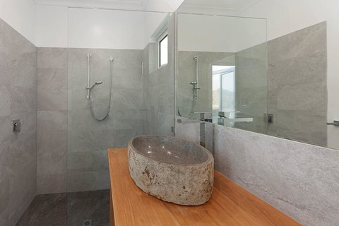 Blue Sky Escapes The Lookout Lancelin - Tourism Search 36