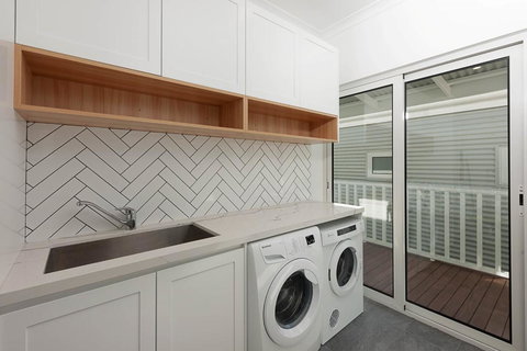 Blue Sky Escapes The Lookout Lancelin - Tourism Search 20