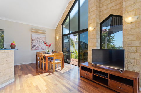 Swanview Ardross Shortstays - Tourism Search 5