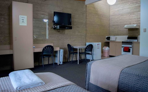 Hopetoun Motel & Chalet Village - Tourism Search 35