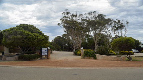 Hopetoun Motel & Chalet Village - Tourism Search 12
