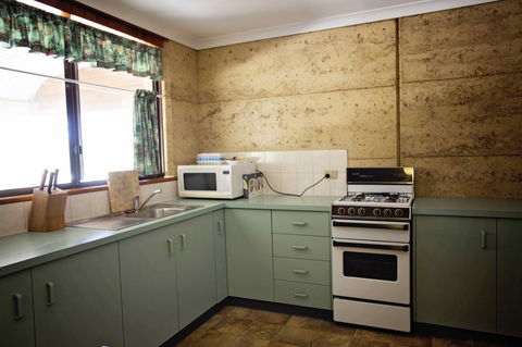Hopetoun Motel & Chalet Village - Tourism Search 42