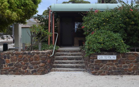 Hopetoun Motel & Chalet Village - Tourism Search 9
