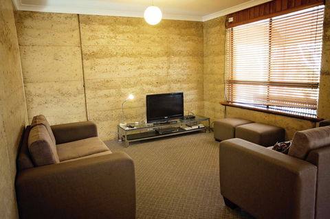 Hopetoun Motel & Chalet Village - Tourism Search 41