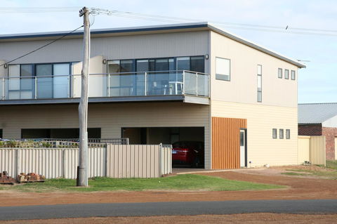 Hopetoun Motel & Chalet Village - Tourism Search 21