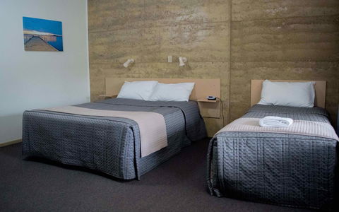 Hopetoun Motel & Chalet Village - Tourism Search 0